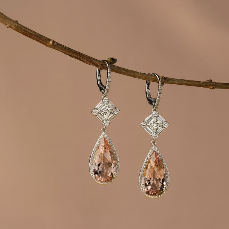 Pırlanta Işıltısı Küpe